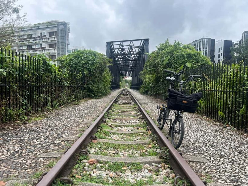 Singapore Brompton Bike Tour from Rail Corridor, with food! - The Civic District in a series of short stops