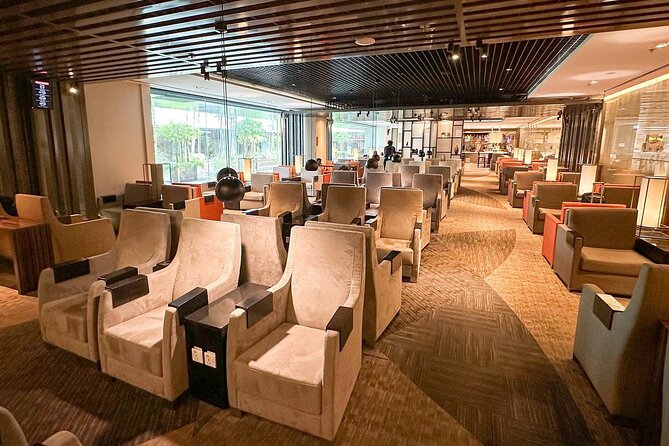 Singapore Changi Airport (SIN) T1/T2/T3/T4 VIP Lounge Access - Food and drinks: useful, but not a full restaurant meal