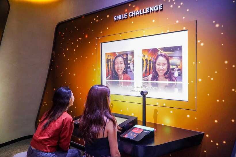 Singapore: Changi Experience Studio Ticket at Changi Airport - Seeing Jewel’s Rain Vortex through virtual reality