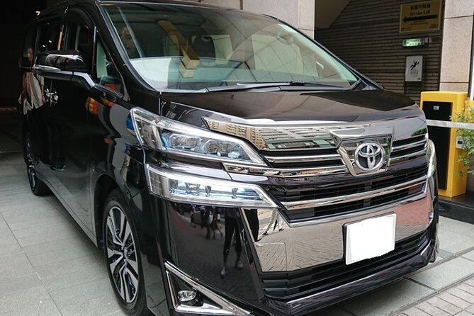 Singapore Changi SIN Airport Private Transfer to City Center - Flight tracking and the 60-minute airport window