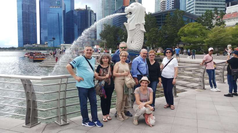 Singapore: Chinatown and Little India Private Walking Tour - Starting at 111 Jalan Sultan