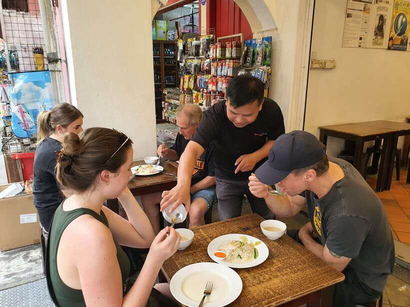 Singapore: Chinatown Hawker Guided 8-Dish Tasting Tour - What the guides add to the experience