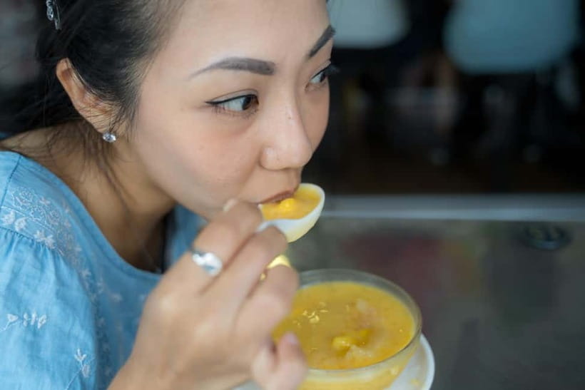 Singapore: Chinatown Hawkers Food Tour with 7 Food Tastings - Key points at a glance