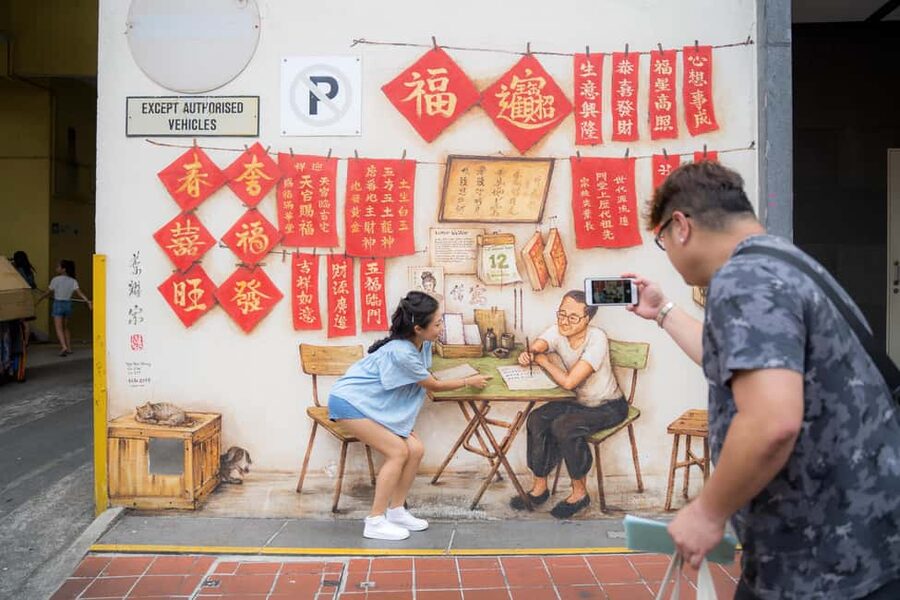 Singapore: Chinatown Hawkers Food Tour with 7 Food Tastings - Prata or thosai, with a South Indian turn