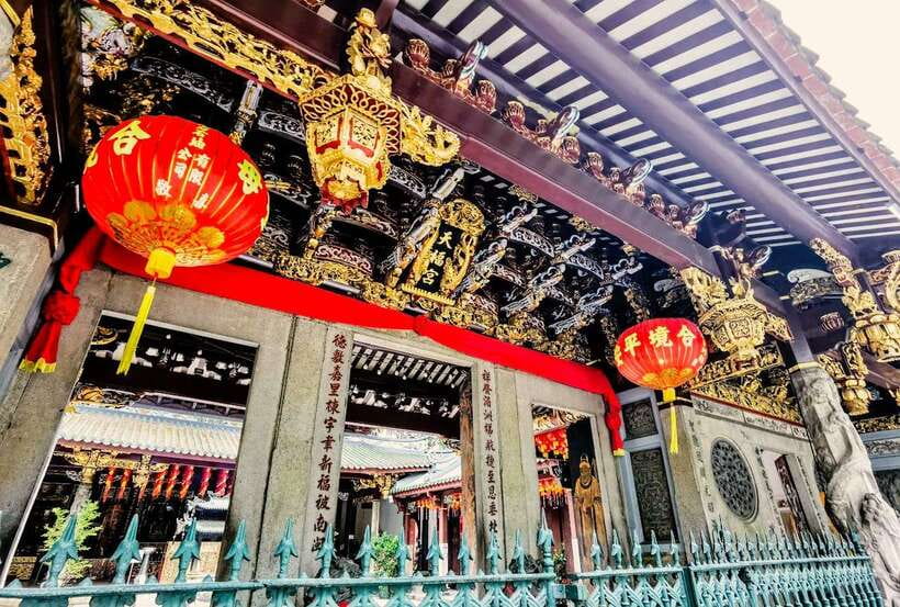 Singapore: Chinatown Historic Walking Tour with Lunch - Key points to know before you book