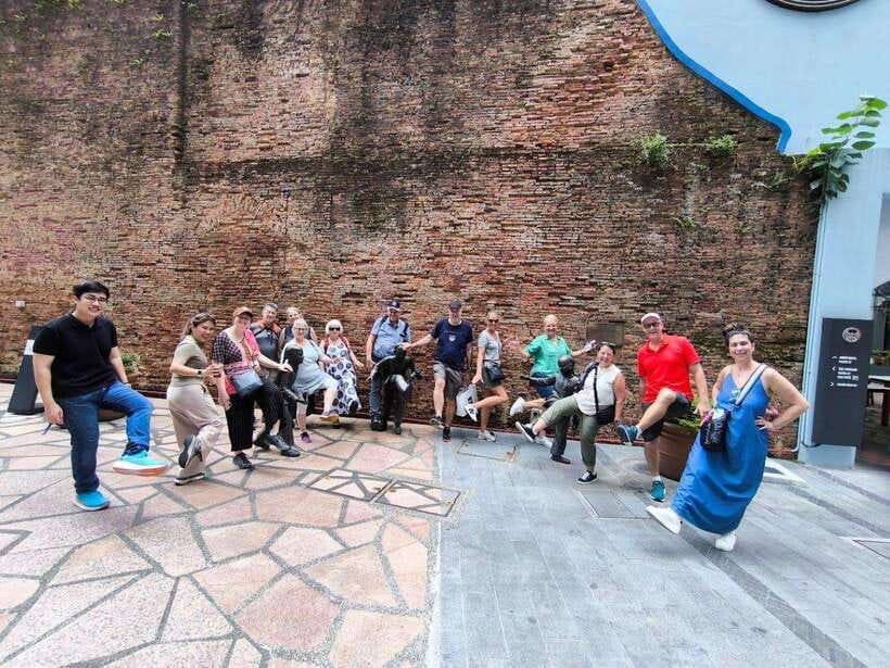 Singapore: Chinatown Historic Walking Tour with Lunch - Yue Hwa, The Majestic, Pagoda Street, and Sri Mariamman Temple