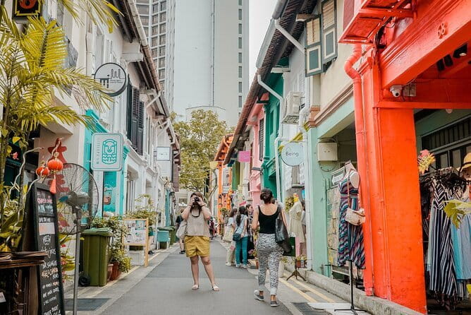 Singapore Chinatown, Kampong Glam, Little India Cultural Tour - Chinatown: temples, shophouses, and Sago Lane