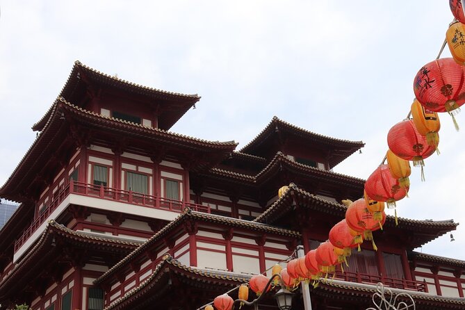 Singapore Chinatown Market Private Food Tour with 7 Food Tastings - Sri Mariamman Temple and Chinatown’s Hindu connection
