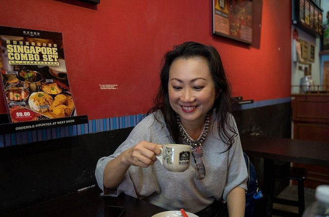 Singapore Chinatown Market Private Food Tour with 7 Food Tastings - Ann Siang Hill and Chinatown’s changing streets