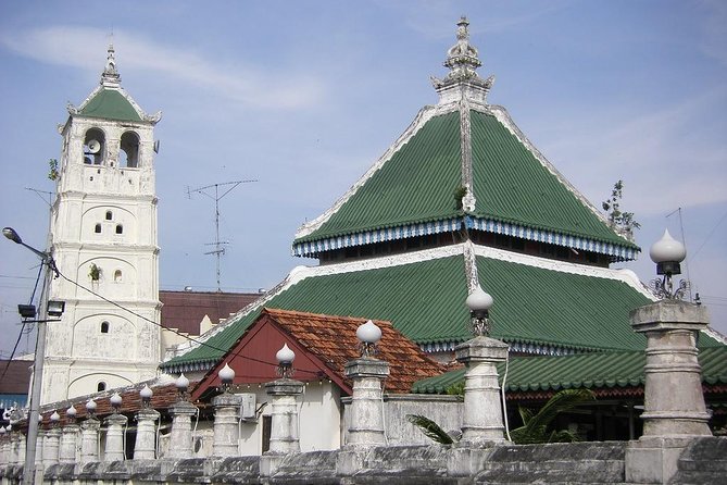 Singapore City To Kuala Lumpur City En-route Malacca Heritage Tour - What $275 buys you
