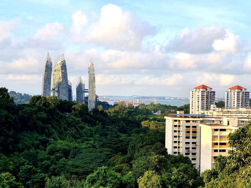 Singapore: Faber Peak Guided Walking Tour with Breakfast - Mount Faber’s short climb and wide views