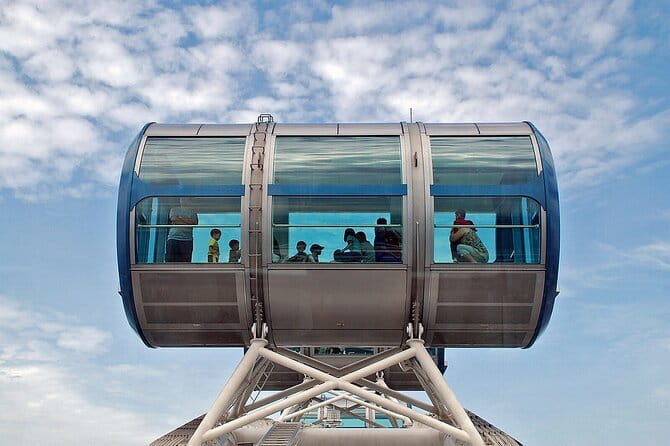 Singapore Flyer - The 165-meter view over Marina Bay
