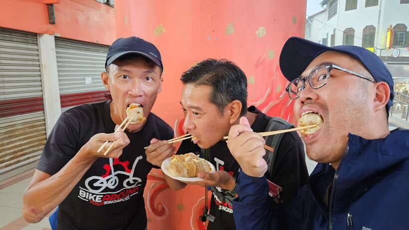 Singapore: Food and Bike Tour - Downtown - Little India: spice, bread, and a broader food vocabulary