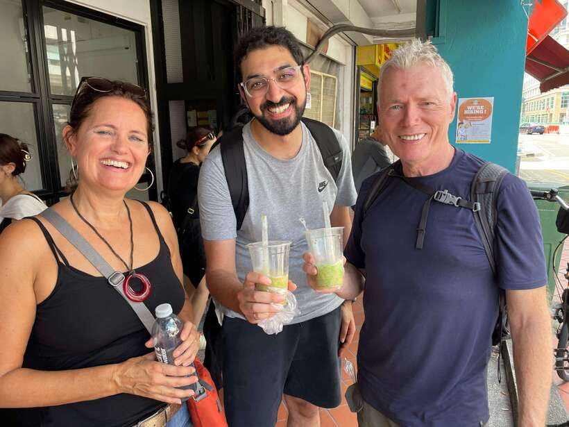 Singapore: Food and Bike Tour - Downtown - Kampong Glam: shophouses, sweets, and a change of pace