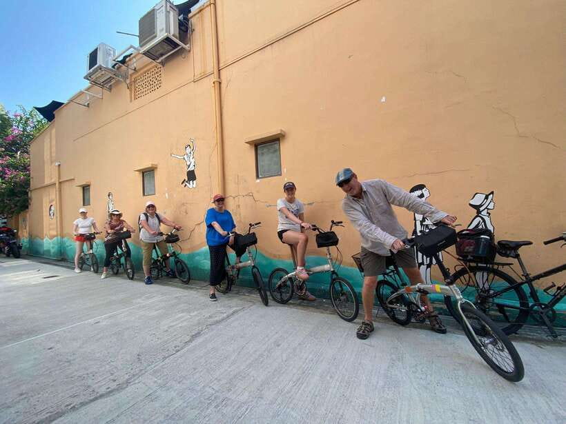 Singapore: Food and Bike Tour: Katong District - What the food teaches you about Singapore