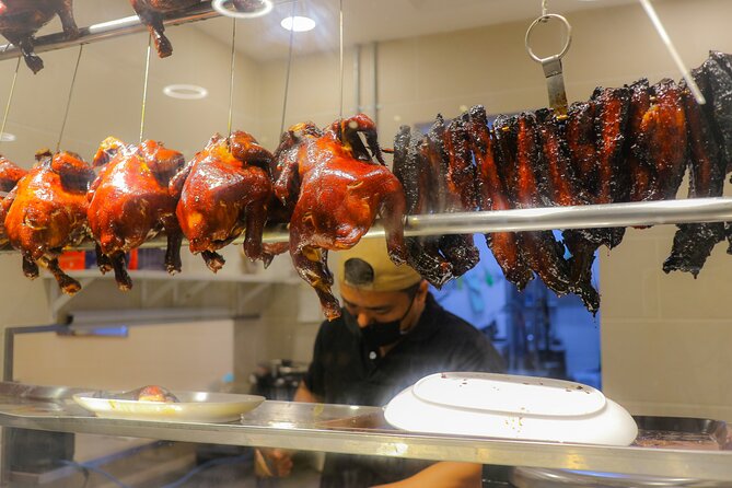 Singapore Foodie Experience Guided Tour with 5 dishes Tasting - Five dishes on paper, often much more in practice