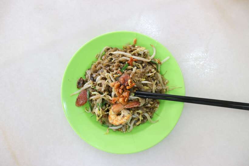 Singapore: Foodie Experience Guided Tour with 5 Tastings - What the food stories add