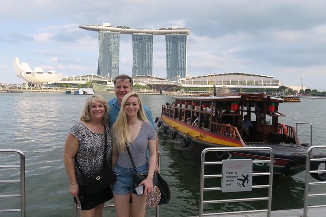 Singapore Group History & Culture Walking Tour - City Hall and Singapore’s colonial center
