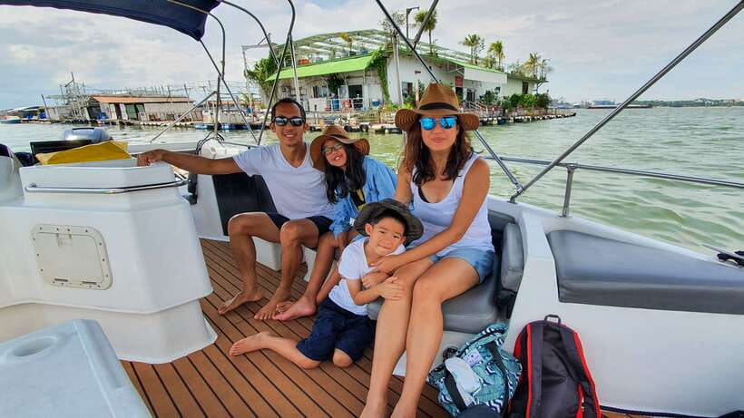 Singapore: Guided Boat Tour and Kelong Fish Farm Visit - Leaving the city behind at the northeastern shore