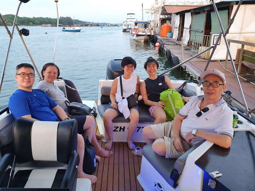 Singapore: Guided Boat Tour and Kelong Fish Farm Visit - Price, group size, and who gets good value