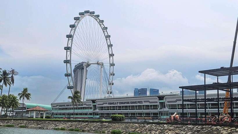 Singapore: Guided City Tour by Amphibious Duck Boat - How good is the guide commentary?