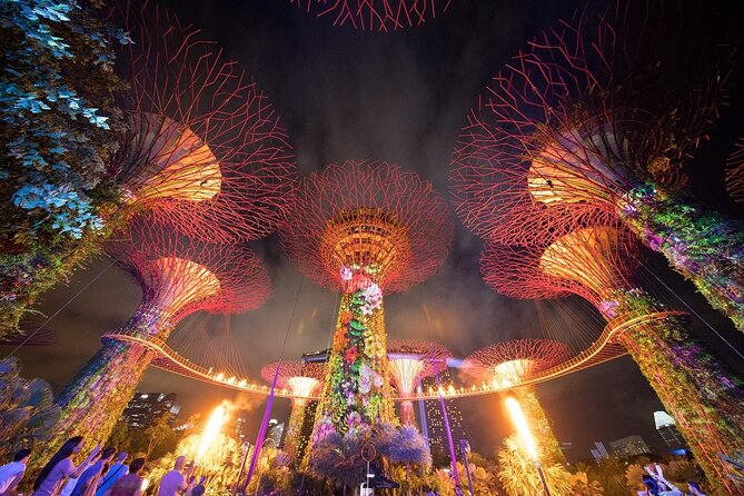 Singapore Guided Night Tour with 2 Light Shows & River Cruise - Lau Pa Sat is a useful food option, not a full dinner stop
