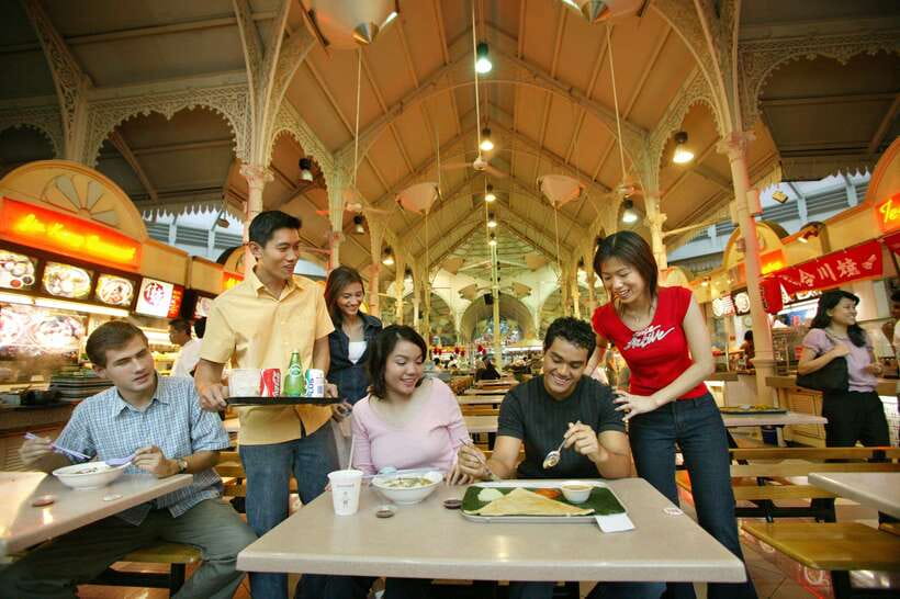 Singapore: Hawker Culture Food Tour and Sightseeing - Rain, heat, and the practical side of the walk