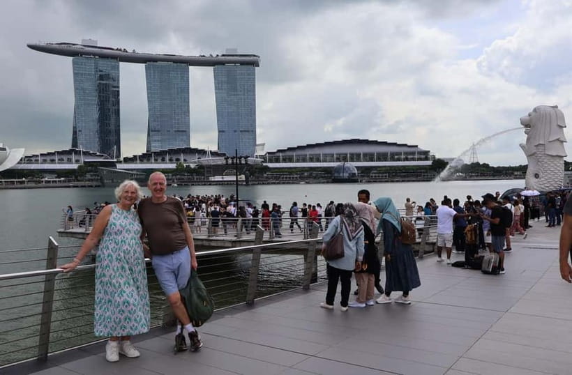 Singapore: Historical Civic District & Marina Bay Walk Tour - Crossing the Helix Bridge to Marina Bay Sands