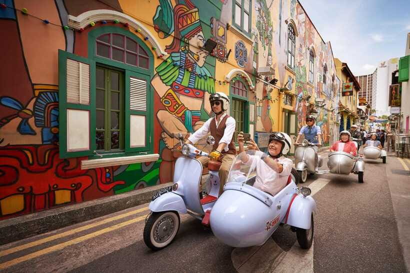Singapore: Kampong Glam & Civic District Vespa Sidecar Ride - Riding through Kampong Glam’s Malay quarter