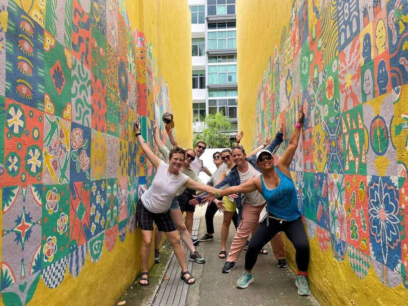 Singapore: Katong Local Food and City Highlights Tour - Nine or More Tastings Across Malay, Indian, and Chinese Traditions