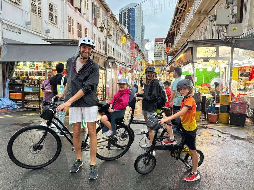 Singapore: Light to Night Bike Tour - Riding conditions, safety, and physical effort