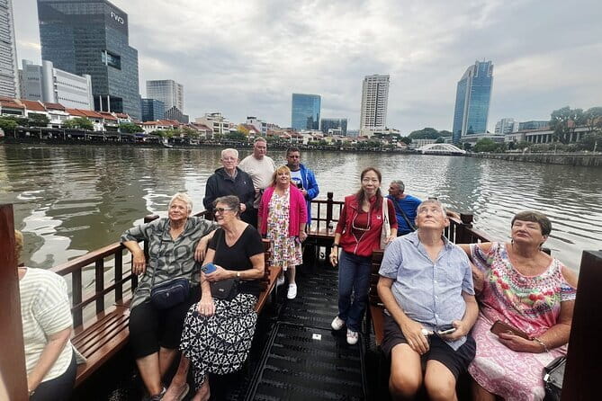 Singapore light to night : River Cruise & 02 Stunning Light Shows - A smart first evening in Singapore