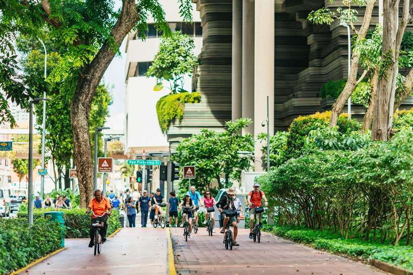 Singapore: Lion City Highlights Bike Tour - Clarke Quay and the riverfront connection