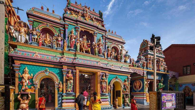 Singapore: Little India, Tekka Centre and Food Tastings Tour - Starting at Little India MRT and Tekka Centre