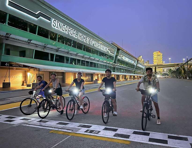 Singapore: Marina Bay Night Tour by Bicycle - Why Marina Bay works so well at night
