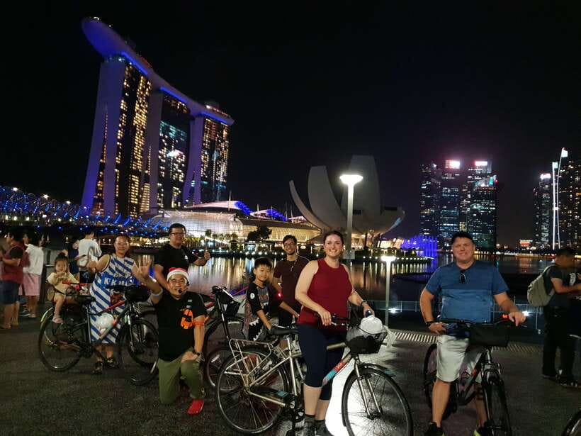 Singapore: Marina Bay Night Tour by Bicycle - The Singapore Flyer and Formula One Pit Building