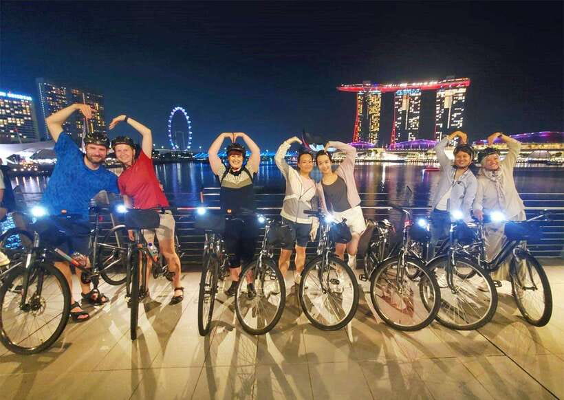 Singapore: Marina Bay Night Tour by Bicycle - The guides make the difference