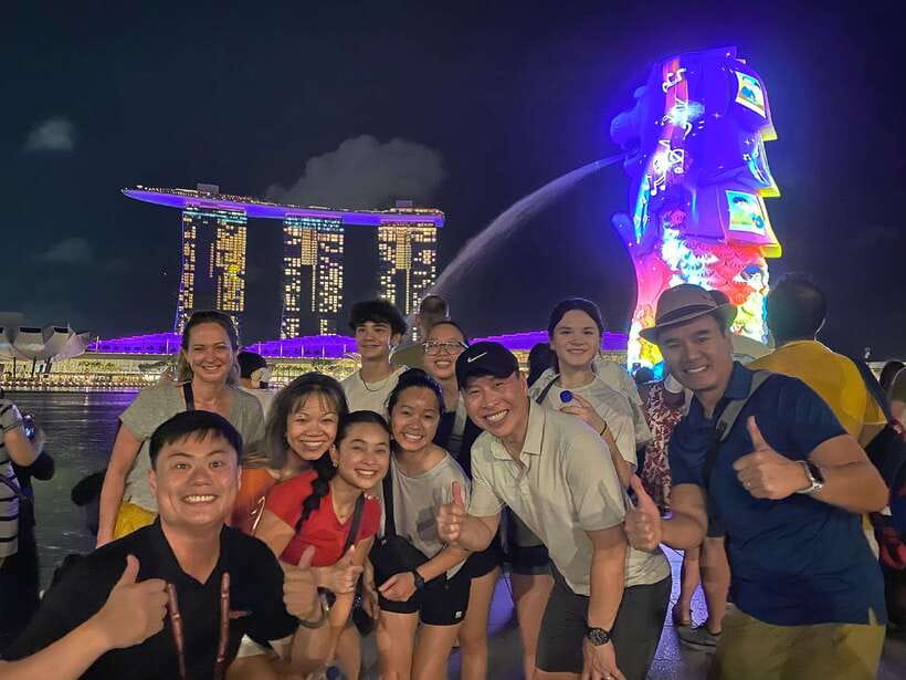 Singapore: Marina Bay Nighttime Walking Tour - Esplanade, the Helix Bridge, and the Downtown Core