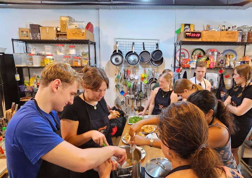 Singapore: Market-to-Table Experience and Cooking Class - What happens during the wet market visit