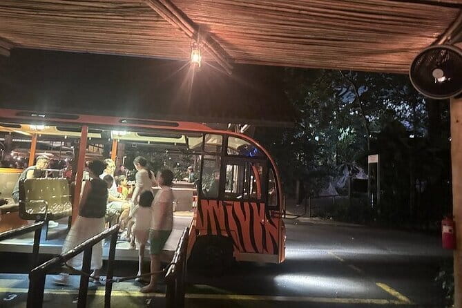 Singapore Night Safari - The tram ride through seven animal zones