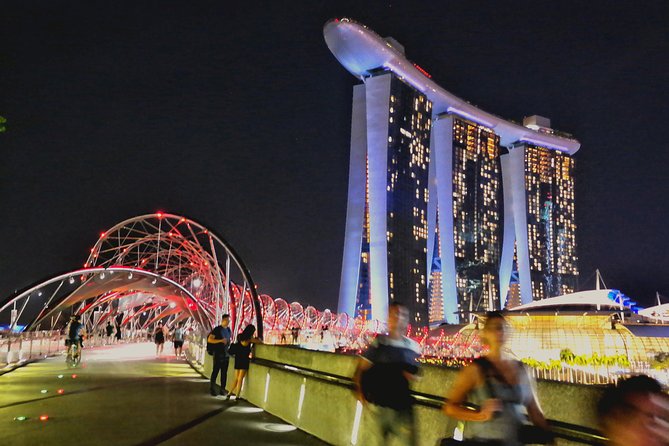 Singapore Night Tour with a Local: Private & 100% Personalized - Two drinks, walking, and the true price