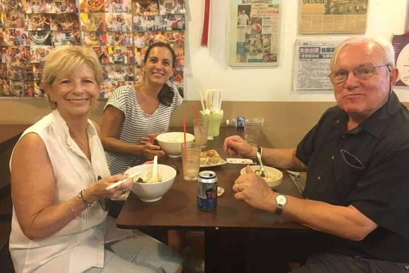 Singapore: Private Custom Tour with a Local Guide - Chinatown brings food and history together