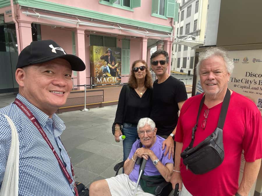 Singapore: Private Customizable Singapore Tour - Private transport, vehicle size, and comfort