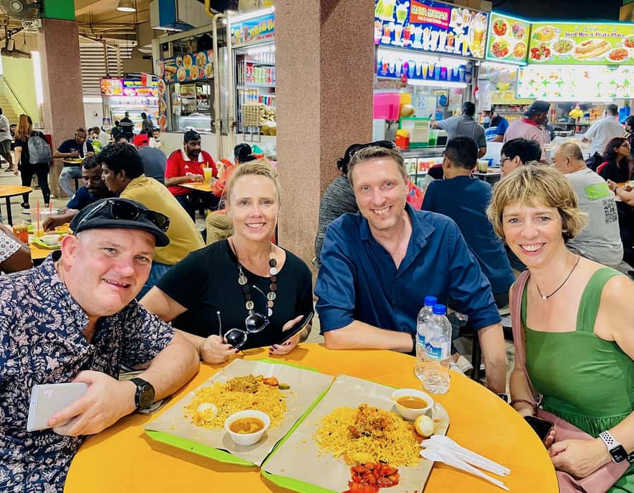 Singapore: Private Food & Heritage Walking Tour - Eating your way through Chinatown