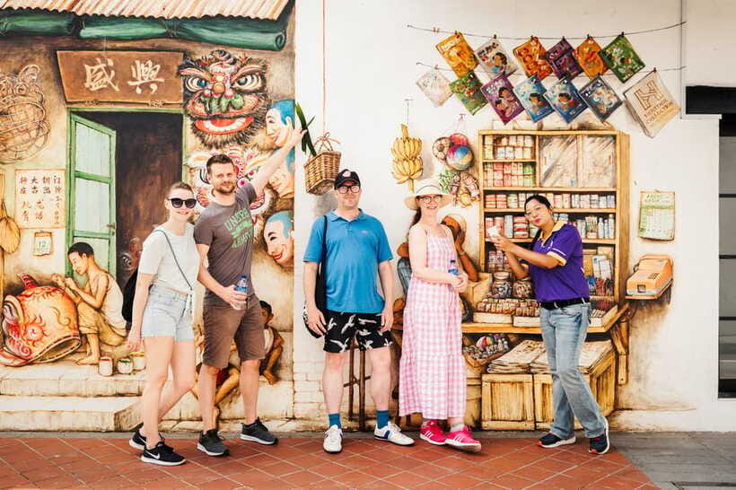 Singapore: Private Food & Heritage Walking Tour - What the $196 price includes