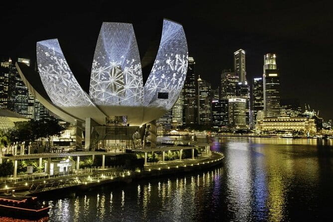 Singapore Private Night Cycling with Dinner - Marina East gives you the evening’s best surprise