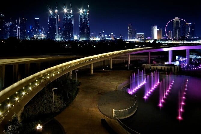 Singapore Private Night Cycling with Dinner - Riding across Marina Barrage