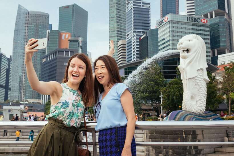 Singapore: Private Tour w/ Locals – Highlights & Hidden Gems - Starting at City Hall MRT