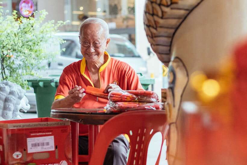Singapore: Private Tour w/ Locals – Highlights & Hidden Gems - Booking flexibility and practical details
