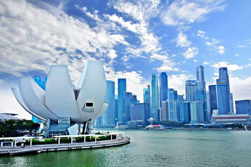 Singapore: Private Walking Tour with a Local - A local introduction instead of a fixed sightseeing list